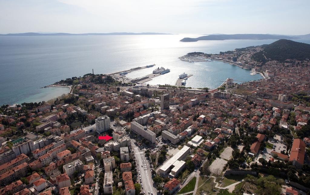Ideal Location Split Apartments 部屋 写真