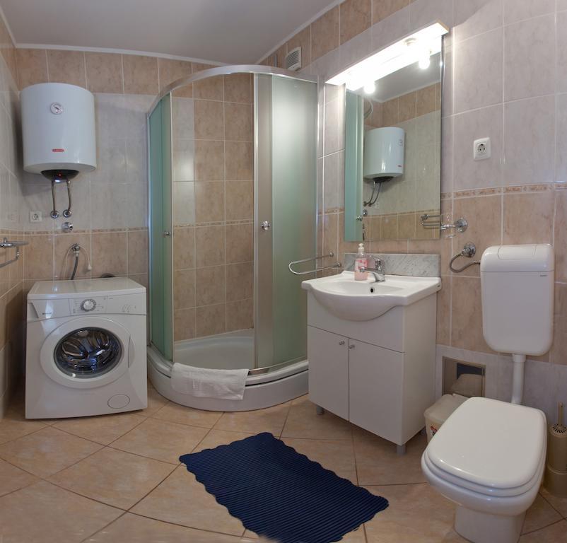 Ideal Location Split Apartments 部屋 写真